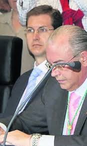 Dimiten dos cargos del PP de Valdés por discrepancias con el presidente