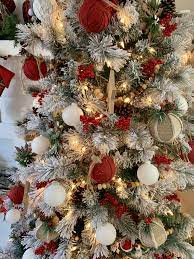 A Rustic Country Christmas Tree Christmas Decorations Christmas Decorations Rustic Christmas Tree