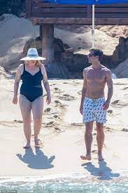 By jemima skelley| 6 months ago. Rebel Wilson Exclusive Shrinking Star 40 Shows Off Incredible 40 Lb Weight Loss In Swimwear Australiannewsreview