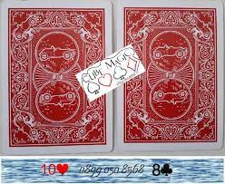Buat tanda damai dengan tangan dominan anda dan jepit kartu di antara dua jari. Jual Kartu Remi Kertas Premium Ada Kode Di Belakang Kartu Di Lapak Yefcard Bukalapak
