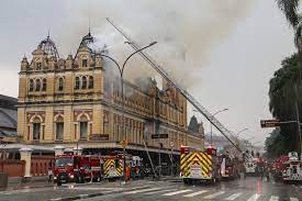 O grito é uma das mais famosas pinturas da história da arte ocidental. Incendio Atinge Museu Da Lingua Portuguesa No Centro De Sao Paulo