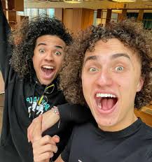 Did you guys know that I have a twin brother? Meet Benji! Recording a video  with him now, what should we do together?