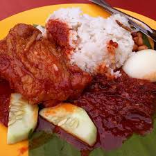 Istilah lemak juga mengacu santan yang membuat nasi menjadi berminyak dan gurih. Basic Lemak With Ayam Masak Merah Burger Dan Nasi Lemak Utara S Photo In Petaling Jaya North Klang Valley Openrice Malaysia