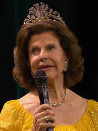 Sylvia Lim Singing Queen