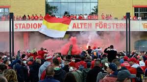 Union star cheese factory 7742 county road ii fremont, wi 54940 phone: 1 Fc Union Berlin Erste Europa Party Mit Feuerwerk Spieler Auf Balkon