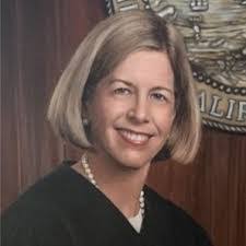 Carolyn Kuhl's Instagram, Twitter & Facebook