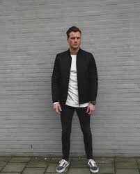 50 Street Styles For Men To Draw Inspiration From Images Mens Bomber Jacket Outfit Black Bomber Jacket Outfit Mens Street Style