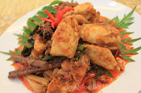 Mee soto is a spicy noodle soup dish that combines the indonesian chicken broth known as soto ayam with thick yellow hokkien noodles. Goodyfoodies I Cooked Express Ayam Masak Merah Selamat Hari Raya Haji