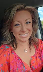 Keep me as the apple of Your eye; Hide me under the shadow of Your wings  ~Psalm 17:8 💖🪽