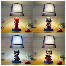Coole Lampen Fur Marvel Fans Sehr Schone Und Exquisite Modelle Farbenfrohe Details Die Kinder Motiviere Tischlampe Kinderzimmer Kinder Zimmer Coole Lampen