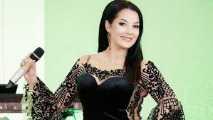 Fiica cea mare a angelei rusu a născut. Angela Rusu Cv De VedetÄƒ Biografie Copii SoÈ› È™i VarstÄƒ Interpreta De MuzicÄƒ PopularÄƒ A Devenit BunicÄƒ Buna Ziua Iasi Bzi Ro