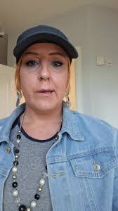 Angelique Pringle's Instagram, Twitter & Facebook