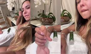 Mulher Melão Pelada Mostrando Tudo No OnlyFans