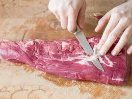 Du Mochtest Ein Rinderfilet Richtig Garen Oder Wissen Warum Dein Filet Beim Braten Zah Wird In Diesem Rind Rinderfilet Lebensmittel Essen Rinderfilet Rezepte
