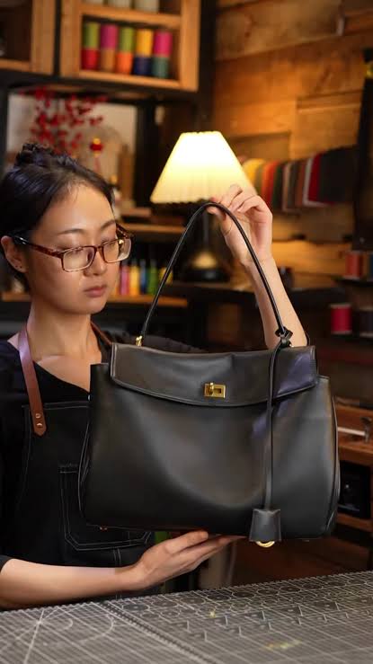 Women's leather bag