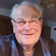 EHRENAMTMULTI Hans-Peter Scheb ist alpinistisches Urgestein aus dem  Gesäuse, Gründer des Nationalpark Gesäuse, ausgezeichnet mit dem „Grünen  Kreuz“, ein gut vernetzter Querdenker, Bergführer, Bergretter,  Familienvater, Opa und Ehrenobmann des Alpinen ...