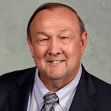 Career Growth with Dennis Bott: Raising Your Hand