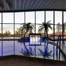 The old finishes including the leveling layers in the pool tank and it's surround were removed back to the concrete. Fliesen Lepping Gmbh Co Kg Baufirmen Handwerker Heinze De