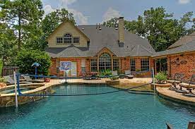 23 Flatcreek Pl The Woodlands Tx 77381 Backyard Oasis Woodland Sports Pool