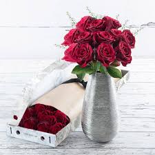 We offers wide collection of fresh flower bouquets and best gift ideas for send online to uk. 23 Best Flower Delivery Services 2021 Uk Next Day Flower Delivery Companies Glamour Uk
