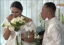 Namun sang putra, azka, tak hadir di hari pertunangannya. Kalina Ocktaranny Sudah Urus Berkas Pernikahan Vicky Prasetyo Belum