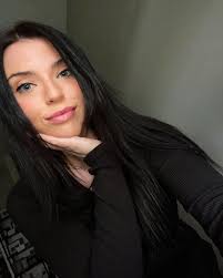 Halle Hayes (@_halleberry___) • Instagram photos and videos