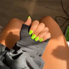 Perfect short coffin nails to complete. Neon Green Acrylic Coffin Nails Acrylic Nails Yellow Green Acrylic Nails Bright Acrylic Nails