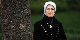 Merve kavakçı, beni aradı ve nazlı abla evlendim diye müjde verdi. Merve Kavakci Nin Yanindaki Korkaklar