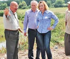 Asa era dracnea in tinerete! In Videle Pe Urmele Ministrului Carmen Gabriela Dan Drumul Unei Secretare De ÈcoalÄ GeneralÄ De Provincie Spre Fotoliul De Ministru De Interne Evenimentul Zilei