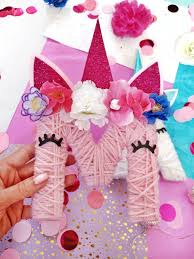 Einhorn Buchstaben Aus Karton Und Wolle Selber Machen Deko Geburtstag Selber Machen Geschenke Selber Machen Und Baby Geschenk Selber Machen