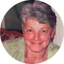 Heidi Thompson's Instagram, Twitter & Facebook