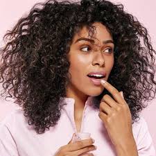 NUXE Very Rose Rosen-Lippenbalsam bei trockenen Lippen 15 ml