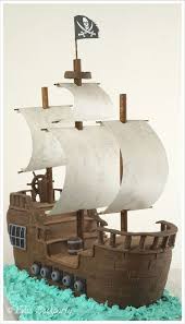 Piratenschiff Als Fondanttorte Piratenschiff Piratenkuchen Piraten Schiff