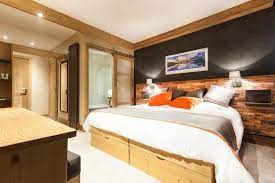Plus tard, léopold y construisit un château de chasse qui a depuis changé de destination. Hotel Saint Charles Val Cenis Lanslebourg Mont Cenis Updated 2021 Prices