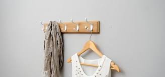 Porte manteau mural en bois suspendus en forme. Fabriquer Un Porte Manteau En Palette Diy Materiels Etapes