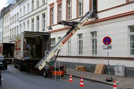 Elevator Lift For Moving Avoid Stairs Not Used Often In The Us Moving House Packing Moving House Moving Houses Funny