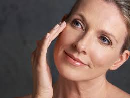 Menopausa: por que seu skincare antigo não funciona mais (e o que usar)