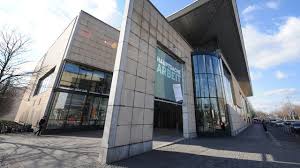 Museum, sehenswürdigkeit und kostenlos sind die kategorien, in denen das haus der geschichte der bundesrepublik deutschland im freizeit insider geführt wird. Museum In Bonn 25 Jahre Haus Der Geschichte Ein Museum Am Falschen Ort