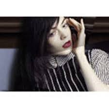 Anna Molinari s'associe à Sinv pour son prêt-à-porter