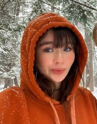 Malina weissman biography malina weissman, 17 years old famous tv actress born on march 12. Malina Weissman Biography Wiki Height Age Boyfriend More