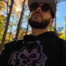 Pro tip to xbox players. Do not extract immediately. Wait for your friends.  😂