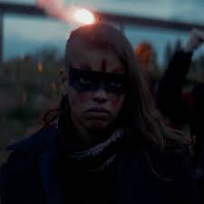 Un deux trois" directed by Brooke Dooley won our Summer edition's Best  Experimental. Great job 😉 About the short film : un deux trois is a  non-linear short poetry film told in