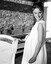 Roman holiday (1953) during a barbershop haircut scene in roman holiday, audrey went from long hair to a dramatic short bob. Audrey Hepburn Hair Cuts Elegantwoman Org