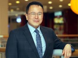 Tan sri low yow chuan born 1933 is a malaysian businessman who is notable as one of the wellestablished real estate and property developer in malays. Tan Twan Eng S Imagined Garden Comes To Satisfying Life On The Silver Screen The Star