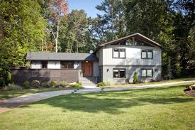 Crestview doors, austin tx has uploaded 678 photos to flickr. 13 Split Level Exterior Ideas In 2021 Split Level Exterior House Exterior Split Level