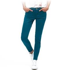 Le pantalon noir pour femme est indémodable. Pantalon Femme Coupe Skinny Bleu Canard Etam Coup De Coeur Mode