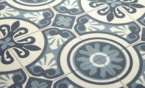 Sol Vinyle Emotion Carreau Ciment Bleu Rouleau 4 M Saint Maclou Pour La Salle De Bain Carreaux Ciment Sol Vinyle Imitation Carreaux De Ciment