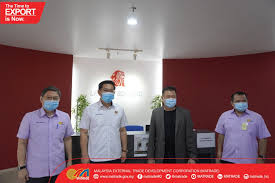 (36) yb senator datuk lim ban hong. Matrade On Twitter Miti Deputy Minister Yb Senator Datuk Lim Ban Hong Accompanied By Deputy Ceo Of Matrade En Abu Bakar Yusof Visited Lh Plus Sdn Bhd Https T Co Ohfs2opgqk