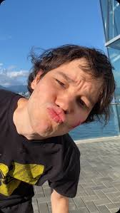 Interesting new idea, wait for it… 😂, Repping @kromkendama , 🎥:  @vanessainline 💚, #ohyeah #yello #canadaplace #kromkendama #chikachika  #vancouverbc #summervibes