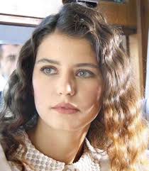 Bren Saat Acting Always Inspires Guzellik Unluler Sarkicilar